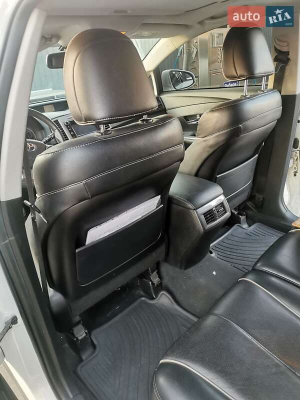 Позашляховик / Кросовер Toyota Venza 2013 в Дніпрі