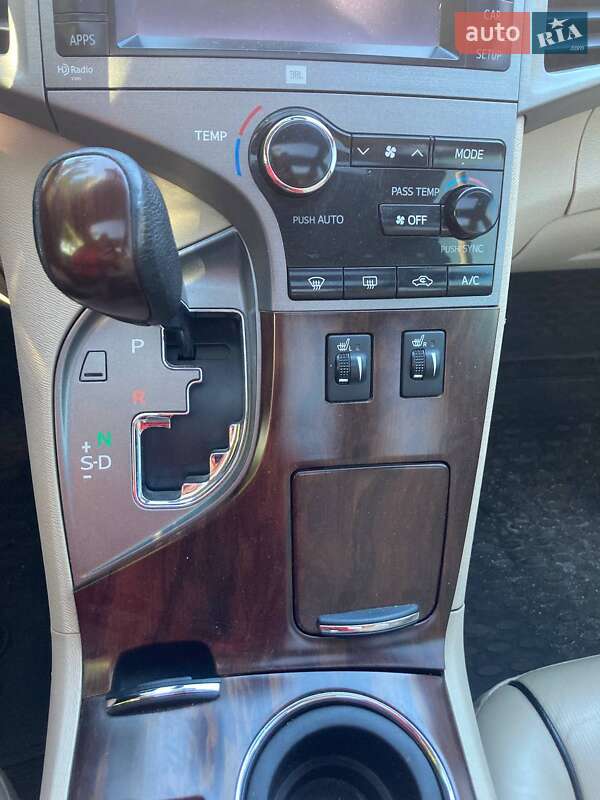 Позашляховик / Кросовер Toyota Venza 2013 в Запоріжжі