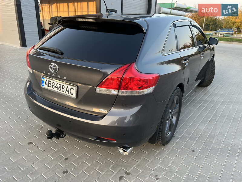 Позашляховик / Кросовер Toyota Venza 2011 в Бершаді