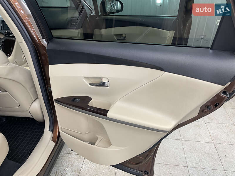 Позашляховик / Кросовер Toyota Venza 2012 в Тернополі