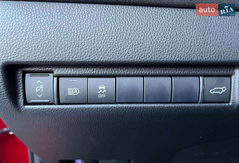 Позашляховик / Кросовер Toyota Venza 2021 в Львові