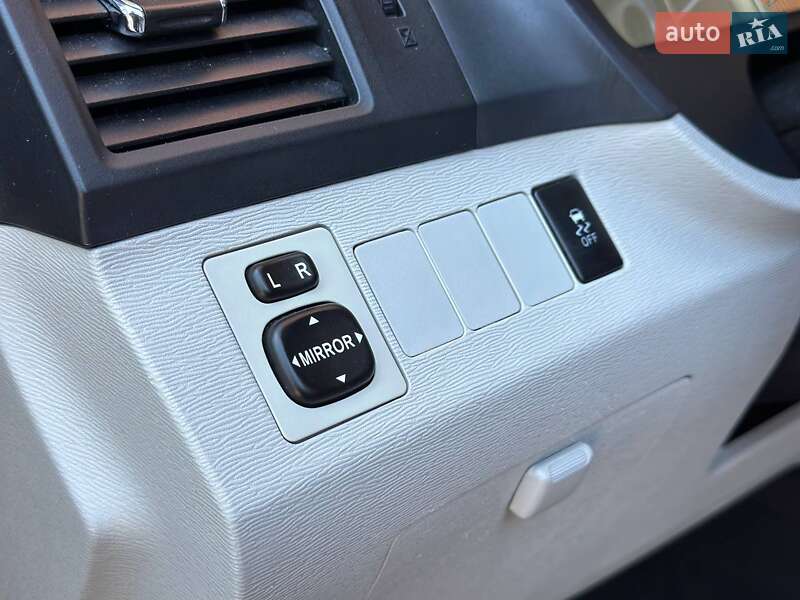 Позашляховик / Кросовер Toyota Venza 2011 в Самборі