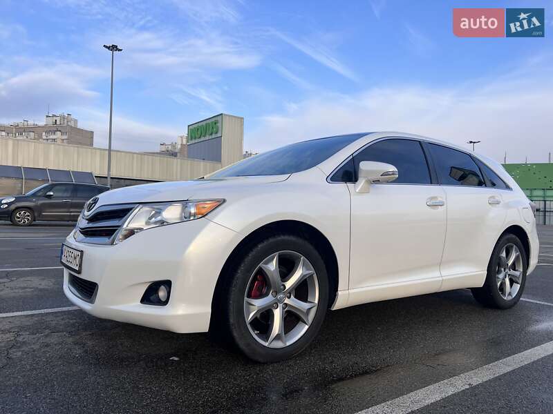Позашляховик / Кросовер Toyota Venza 2013 в Києві