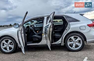 Позашляховик / Кросовер Toyota Venza 2013 в Києві