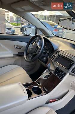Позашляховик / Кросовер Toyota Venza 2013 в 