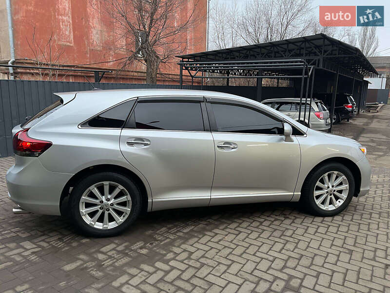 Внедорожник / Кроссовер Toyota Venza 2010 в Кривом Роге