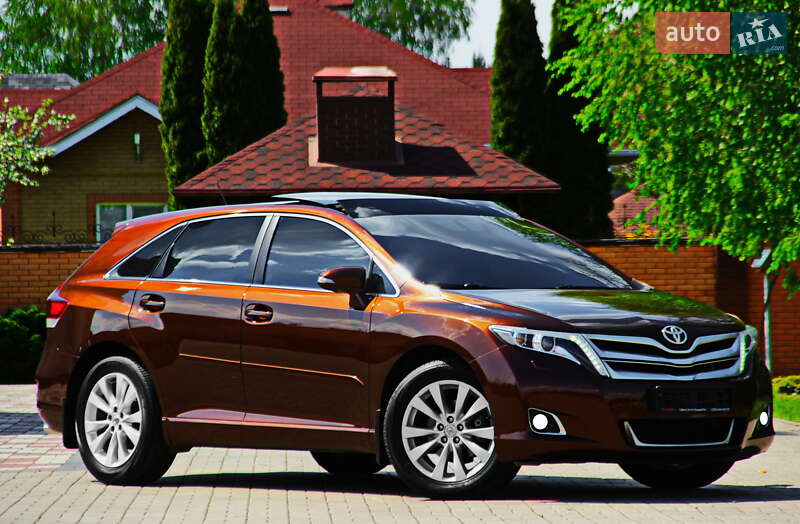 Позашляховик / Кросовер Toyota Venza 2014 в 