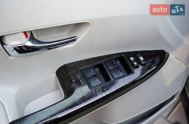Внедорожник / Кроссовер Toyota Venza 2014 в 
