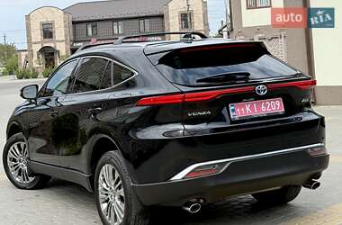 Позашляховик / Кросовер Toyota Venza 2024 в 