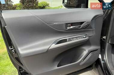 Позашляховик / Кросовер Toyota Venza 2024 в 