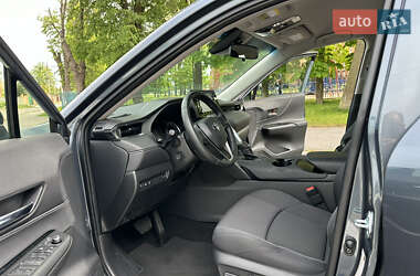 Позашляховик / Кросовер Toyota Venza 2021 в 