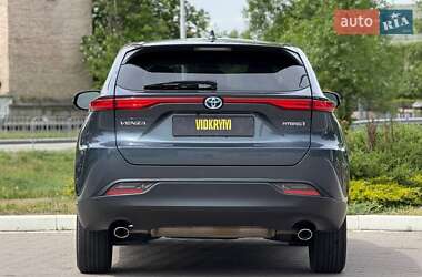 Позашляховик / Кросовер Toyota Venza 2021 в 