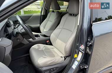 Позашляховик / Кросовер Toyota Venza 2021 в 