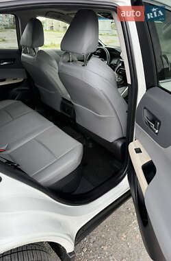 Внедорожник / Кроссовер Toyota Venza 2021 в 