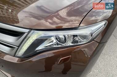 Позашляховик / Кросовер Toyota Venza 2013 в 