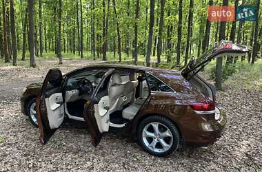Позашляховик / Кросовер Toyota Venza 2013 в 