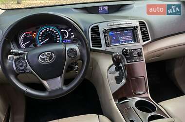 Позашляховик / Кросовер Toyota Venza 2013 в 