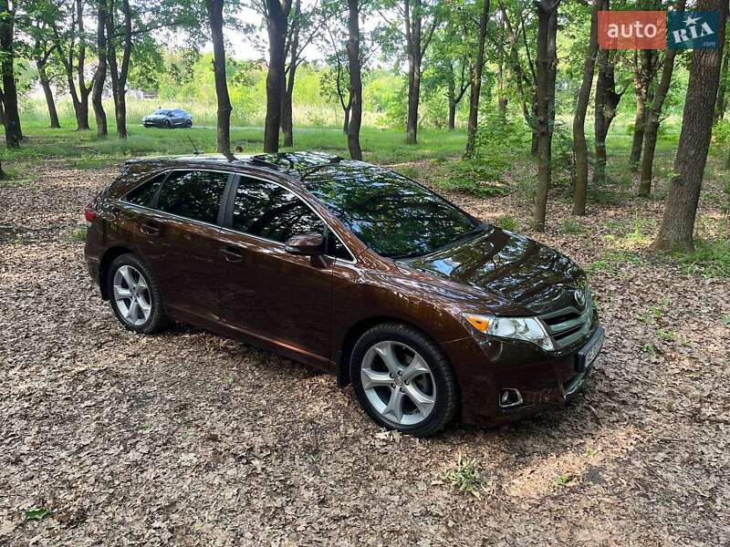 Позашляховик / Кросовер Toyota Venza 2013 в Кривому Розі