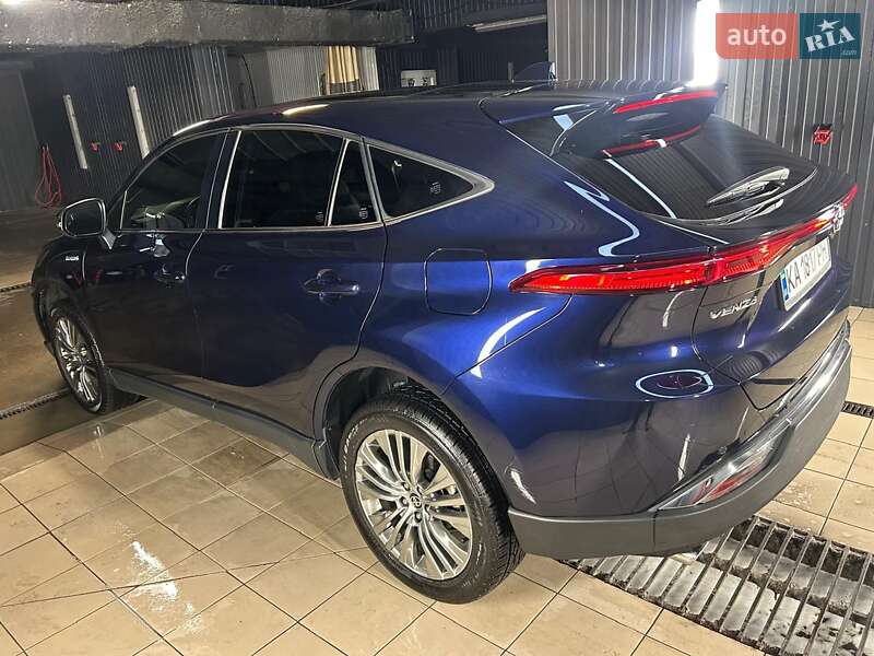 Позашляховик / Кросовер Toyota Venza 2021 в Києві