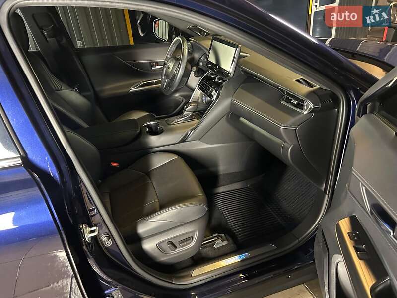 Позашляховик / Кросовер Toyota Venza 2021 в Києві