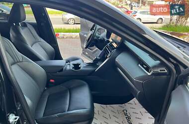 Позашляховик / Кросовер Toyota Venza 2021 в 