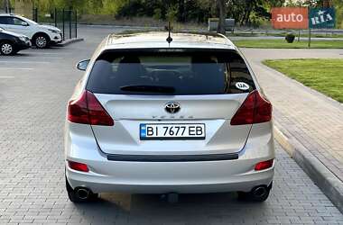 Позашляховик / Кросовер Toyota Venza 2014 в 