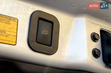 Позашляховик / Кросовер Toyota Venza 2014 в 