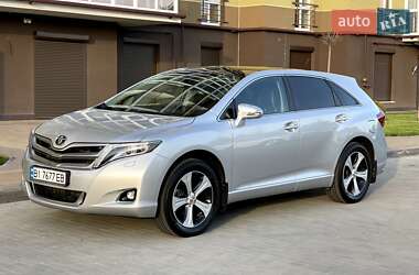 Позашляховик / Кросовер Toyota Venza 2014 в 