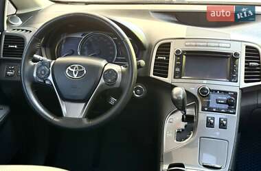 Позашляховик / Кросовер Toyota Venza 2013 в 
