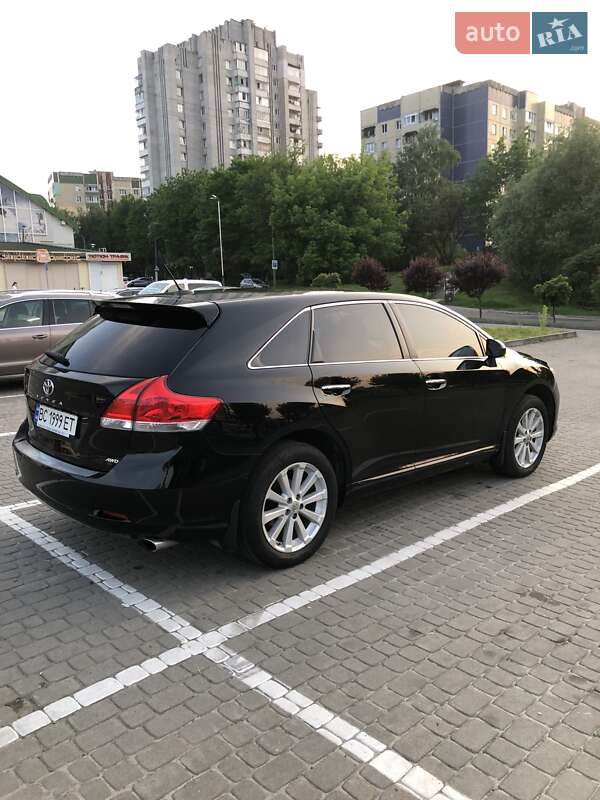 Позашляховик / Кросовер Toyota Venza 2011 в Львові