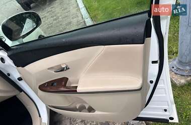 Позашляховик / Кросовер Toyota Venza 2011 в 