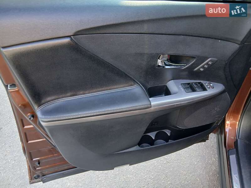 Позашляховик / Кросовер Toyota Venza 2014 в Кропивницькому