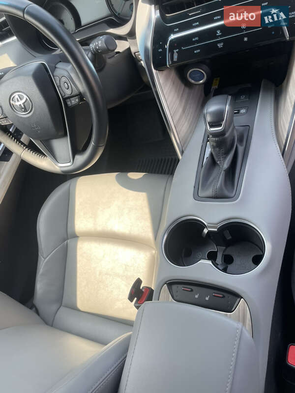 Позашляховик / Кросовер Toyota Venza 2022 в Києві
