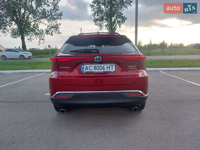 Внедорожник / Кроссовер Toyota Venza 2021 в Луцке