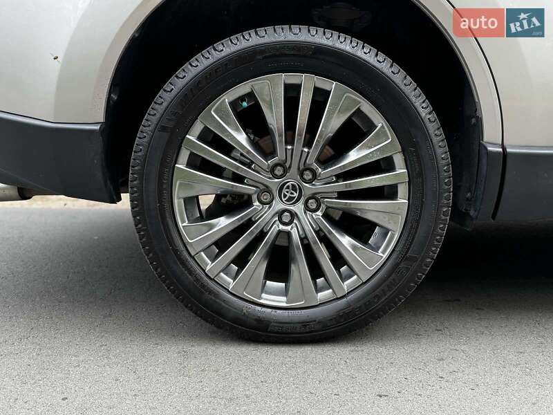 Внедорожник / Кроссовер Toyota Venza 2021 в Полтаве