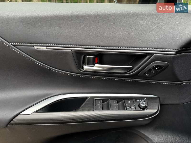 Внедорожник / Кроссовер Toyota Venza 2021 в Полтаве
