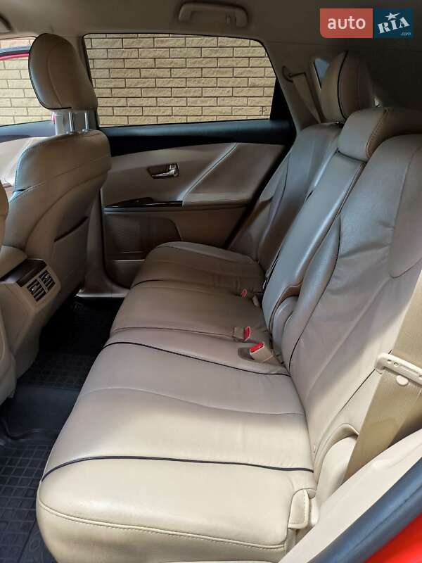 Позашляховик / Кросовер Toyota Venza 2013 в Кривому Розі