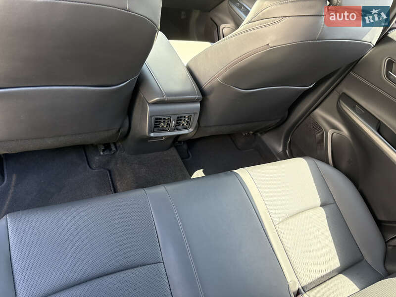 Внедорожник / Кроссовер Toyota Venza 2021 в Киеве