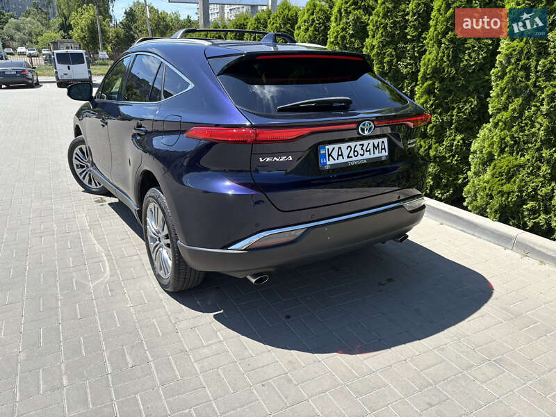 Внедорожник / Кроссовер Toyota Venza 2021 в Киеве