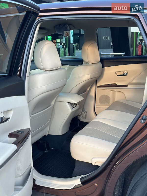 Внедорожник / Кроссовер Toyota Venza 2012 в Виннице
