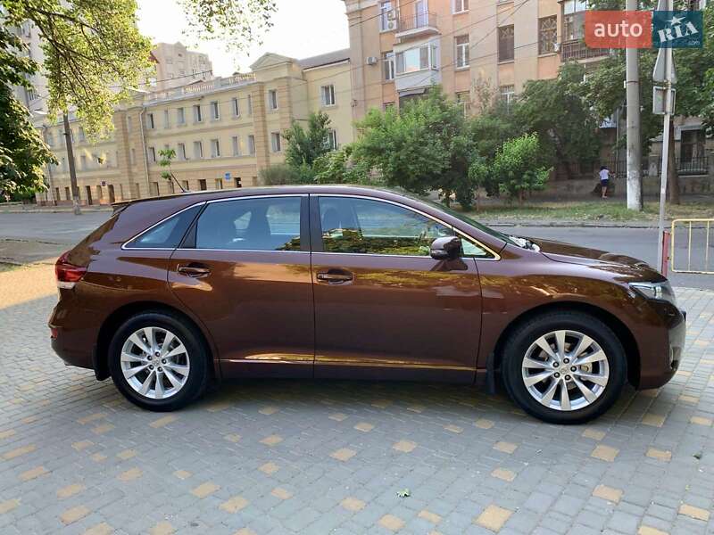 Позашляховик / Кросовер Toyota Venza 2013 в Одесі