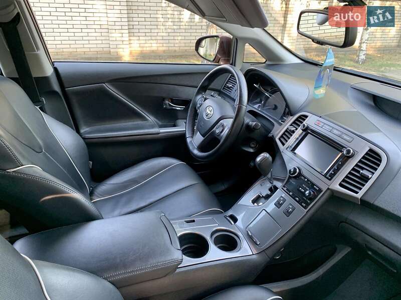 Позашляховик / Кросовер Toyota Venza 2013 в Одесі
