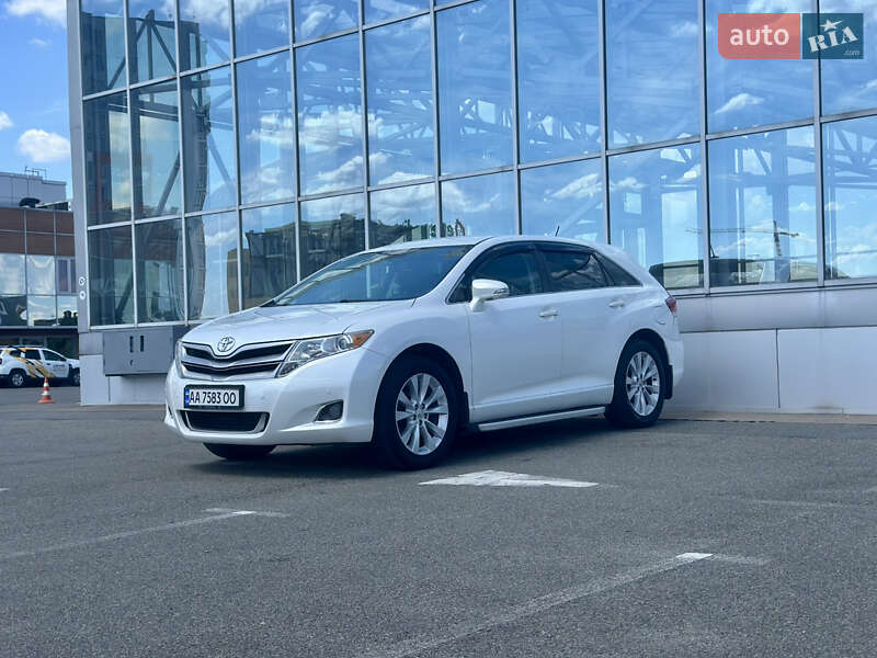 Позашляховик / Кросовер Toyota Venza 2013 в Києві