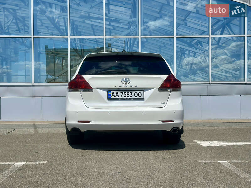 Позашляховик / Кросовер Toyota Venza 2013 в Києві