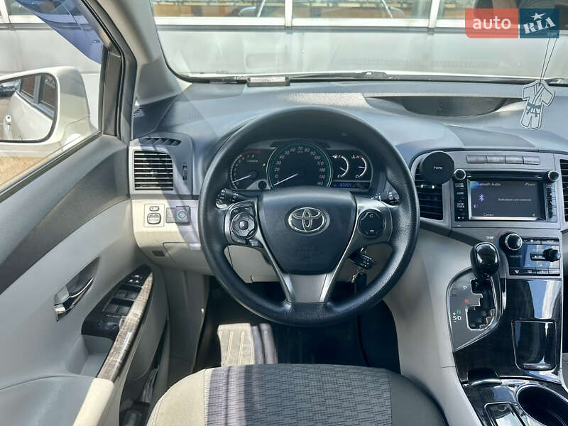 Позашляховик / Кросовер Toyota Venza 2013 в Києві