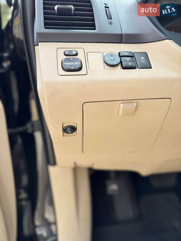 Позашляховик / Кросовер Toyota Venza 2011 в Києві