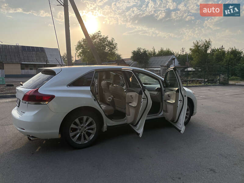 Позашляховик / Кросовер Toyota Venza 2013 в Запоріжжі