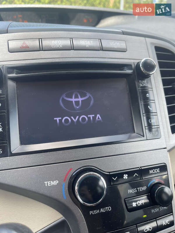 Позашляховик / Кросовер Toyota Venza 2014 в Києві