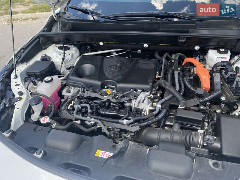 Позашляховик / Кросовер Toyota Venza 2021 в Дніпрі