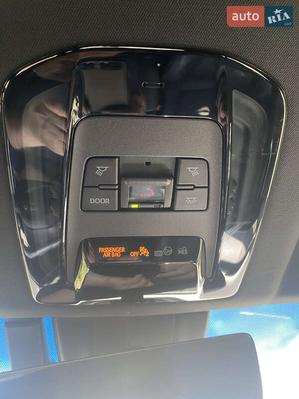 Позашляховик / Кросовер Toyota Venza 2021 в Дніпрі